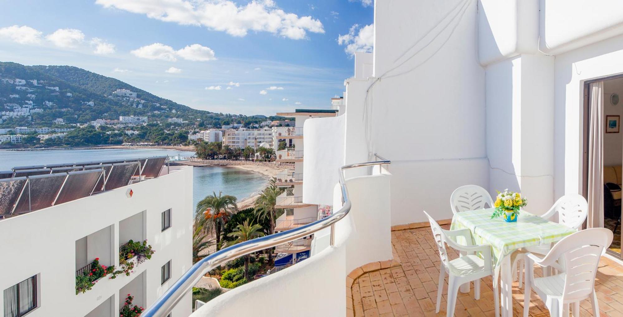 Apartamentos Bon Lloc Santa Eularia des Riu Bilik gambar