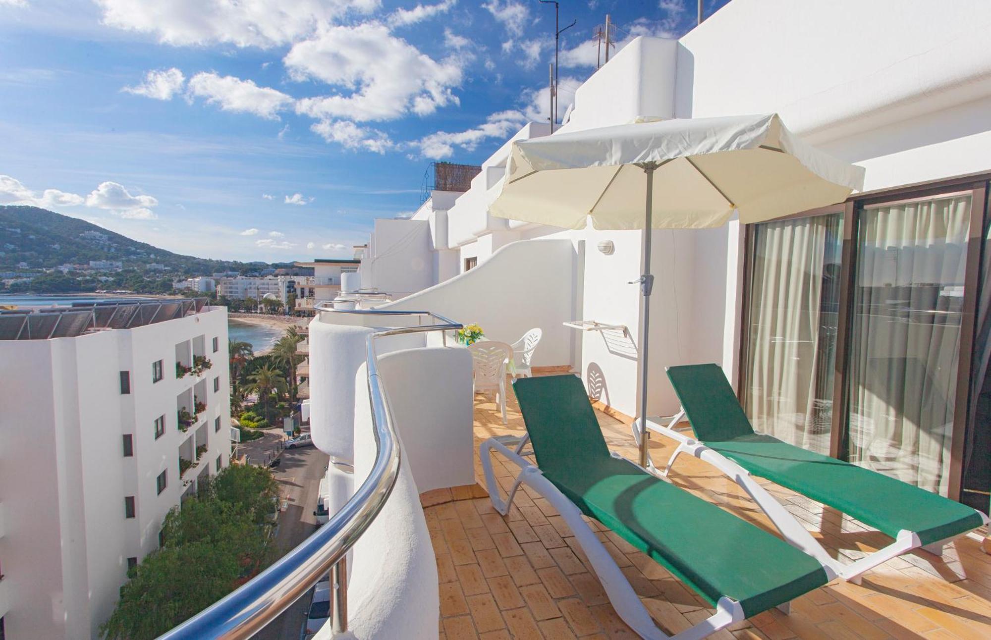 Apartamentos Bon Lloc Santa Eularia des Riu Bilik gambar