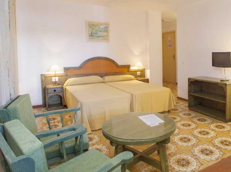 Apartamentos Bon Lloc Santa Eularia des Riu Luaran gambar