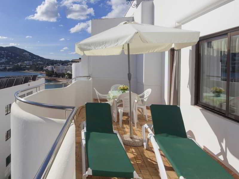 Apartamentos Bon Lloc Santa Eularia des Riu Luaran gambar