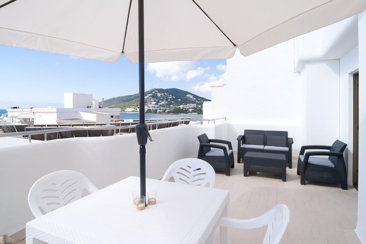 Apartamentos Bon Lloc Santa Eularia des Riu Luaran gambar