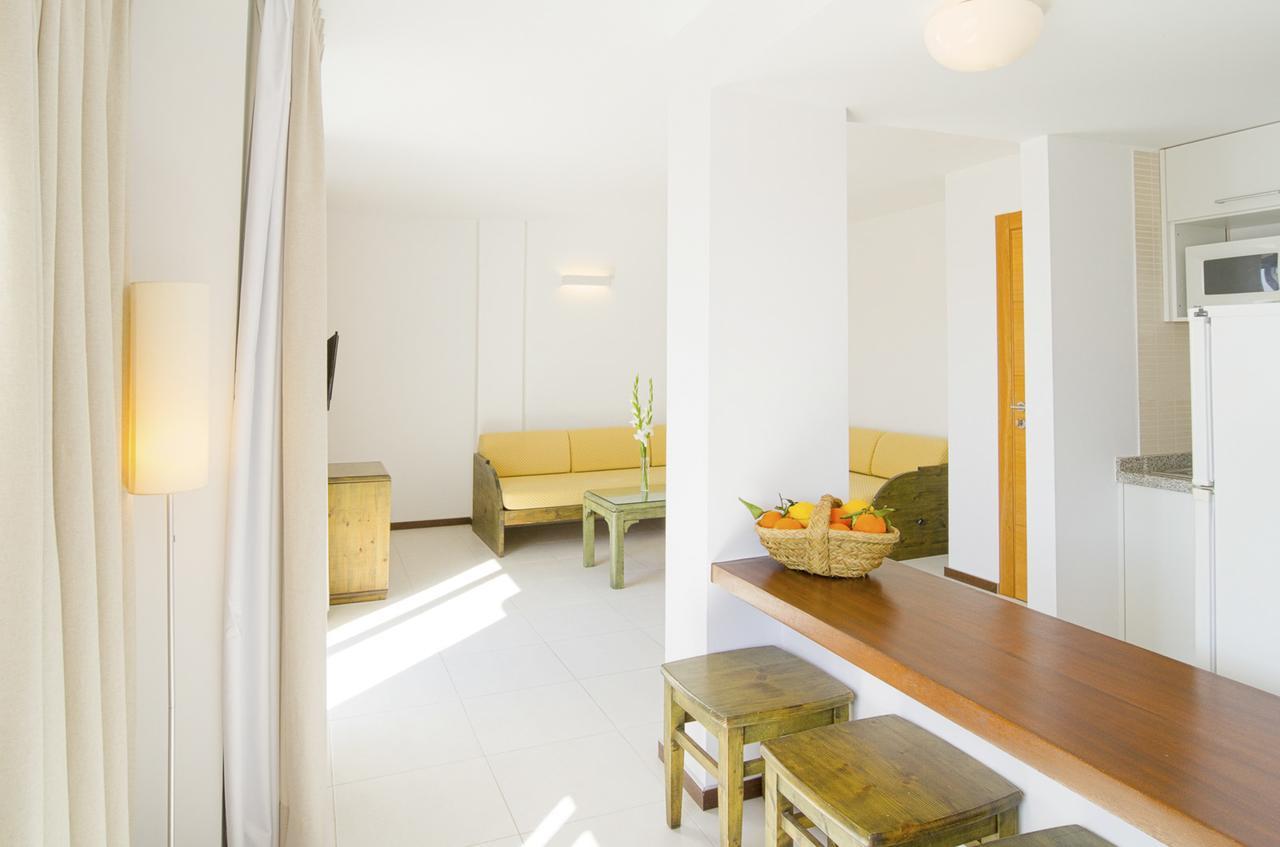 Apartamentos Bon Lloc Santa Eularia des Riu Luaran gambar