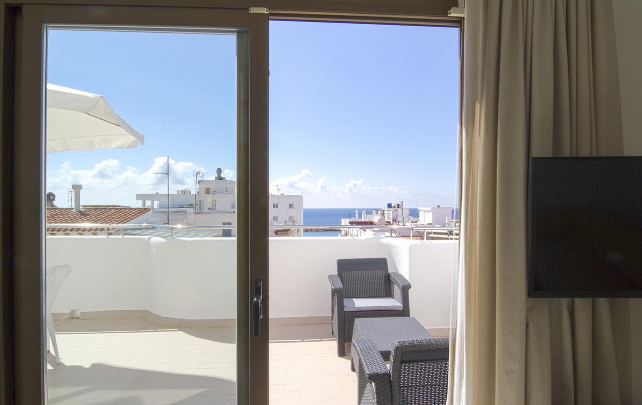 Apartamentos Bon Lloc Santa Eularia des Riu Luaran gambar