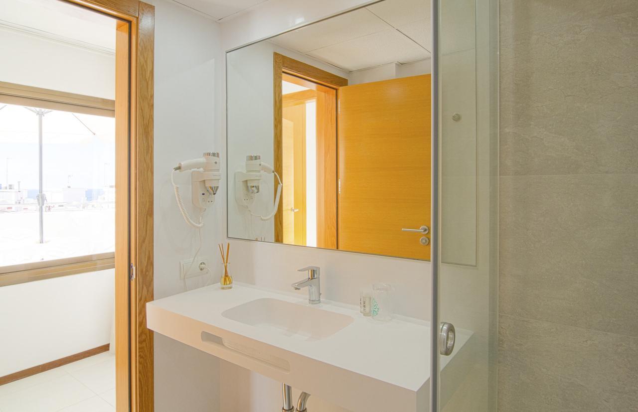 Apartamentos Bon Lloc Santa Eularia des Riu Luaran gambar