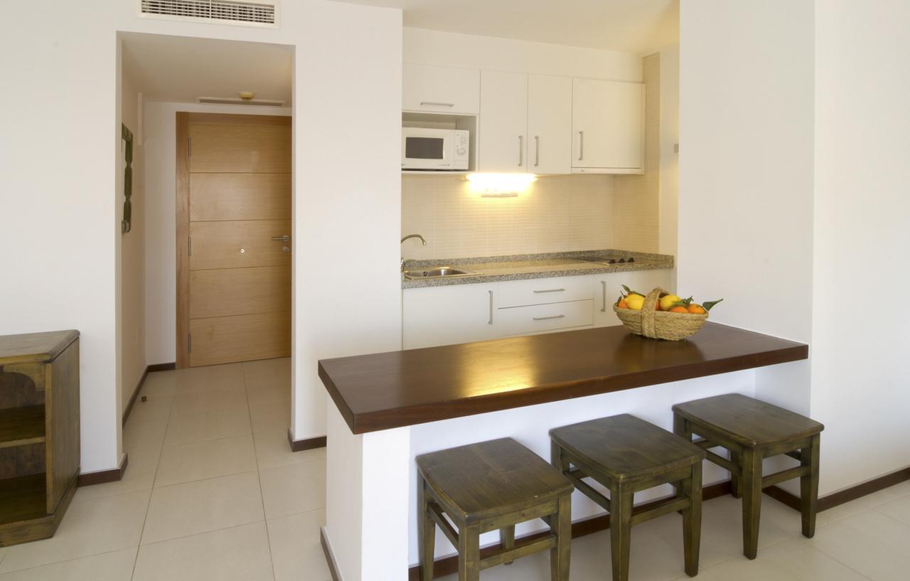 Apartamentos Bon Lloc Santa Eularia des Riu Luaran gambar