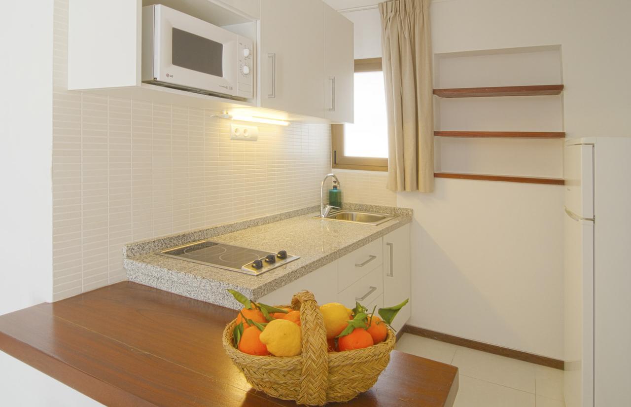 Apartamentos Bon Lloc Santa Eularia des Riu Luaran gambar