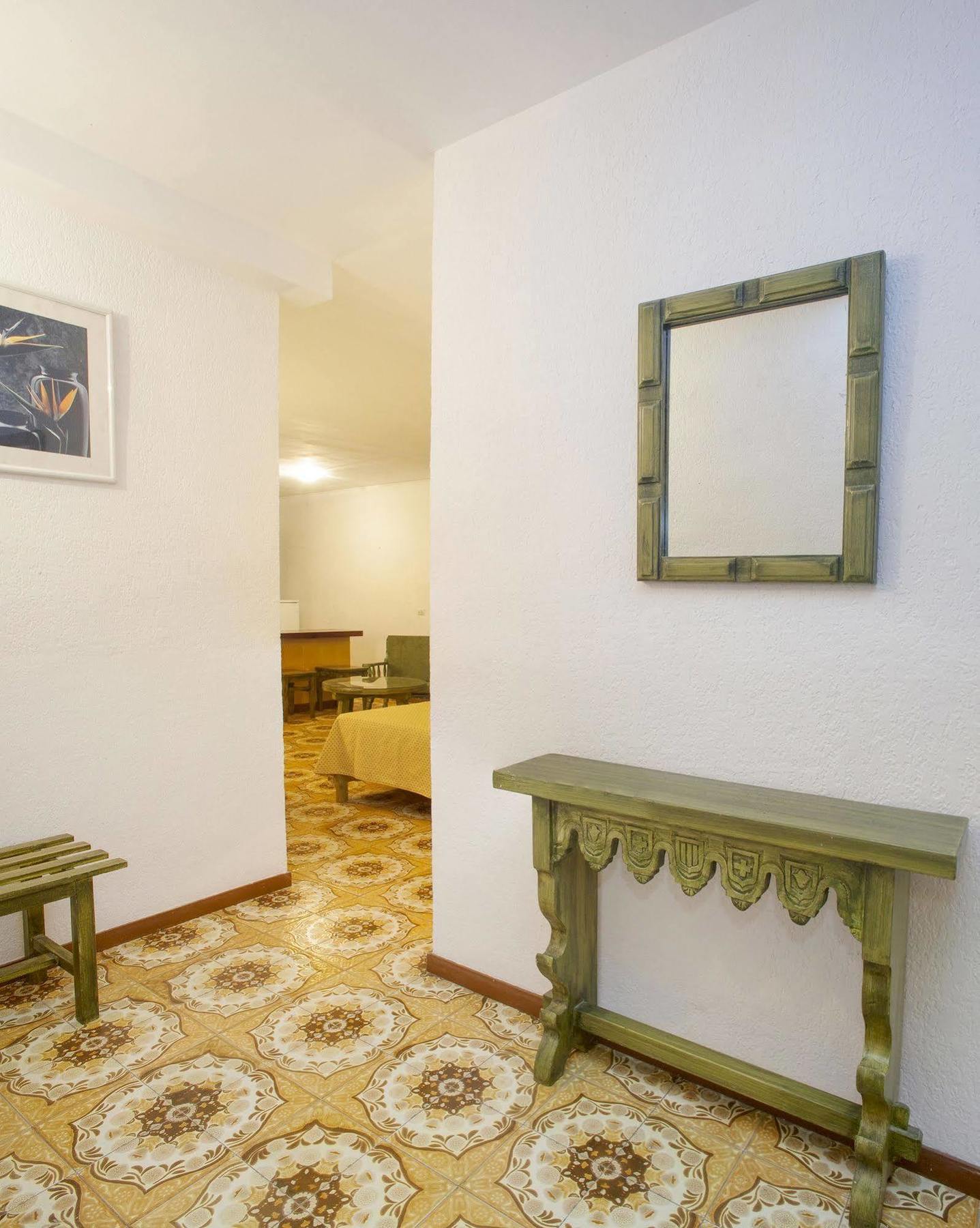 Apartamentos Bon Lloc Santa Eularia des Riu Luaran gambar