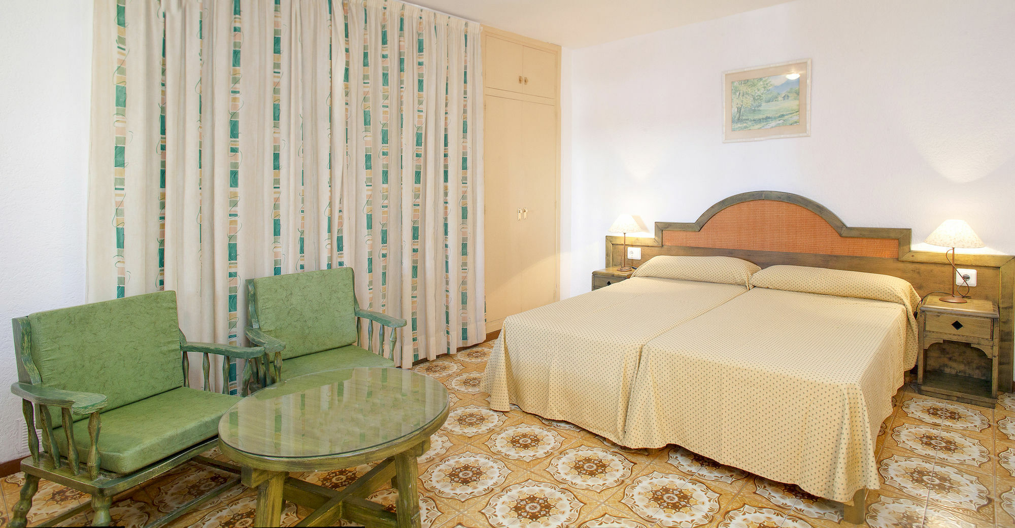 Apartamentos Bon Lloc Santa Eularia des Riu Luaran gambar
