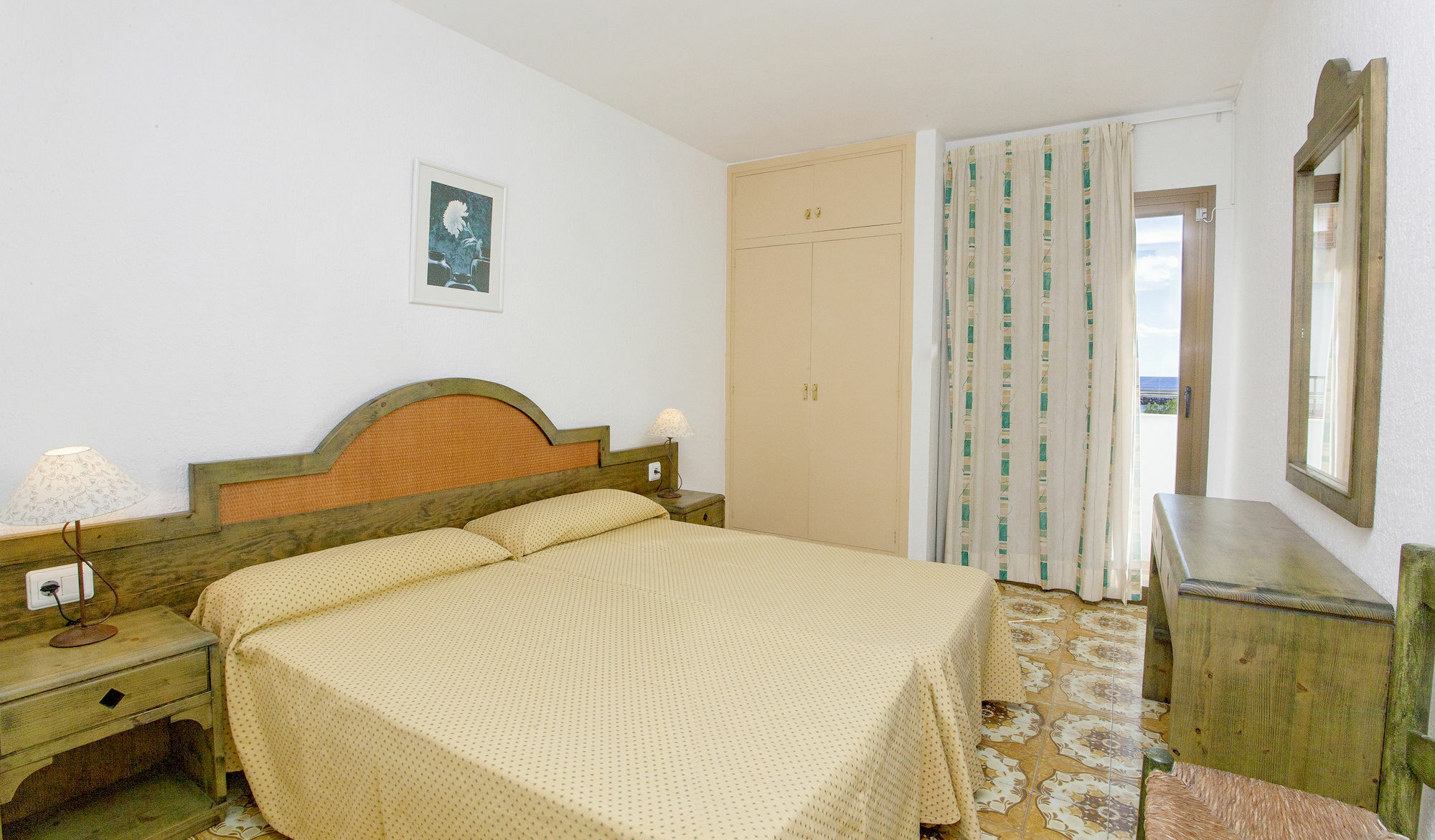 Apartamentos Bon Lloc Santa Eularia des Riu Luaran gambar