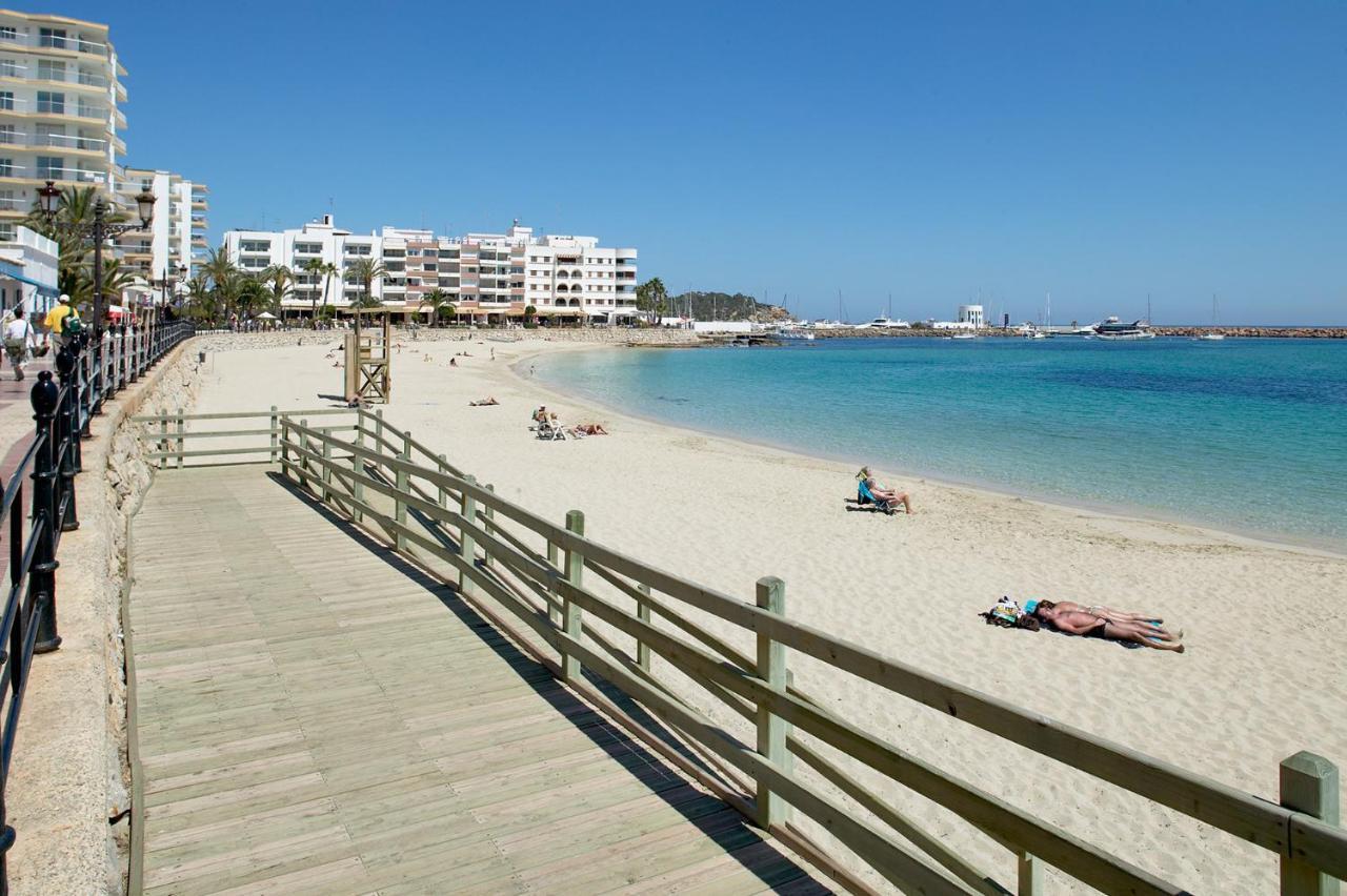 Apartamentos Bon Lloc Santa Eularia des Riu Luaran gambar