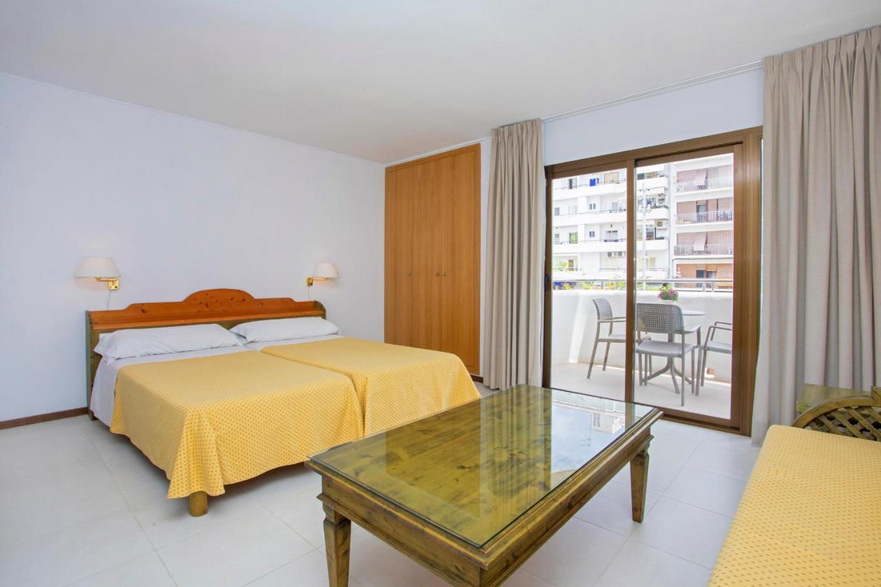 Apartamentos Bon Lloc Santa Eularia des Riu Luaran gambar